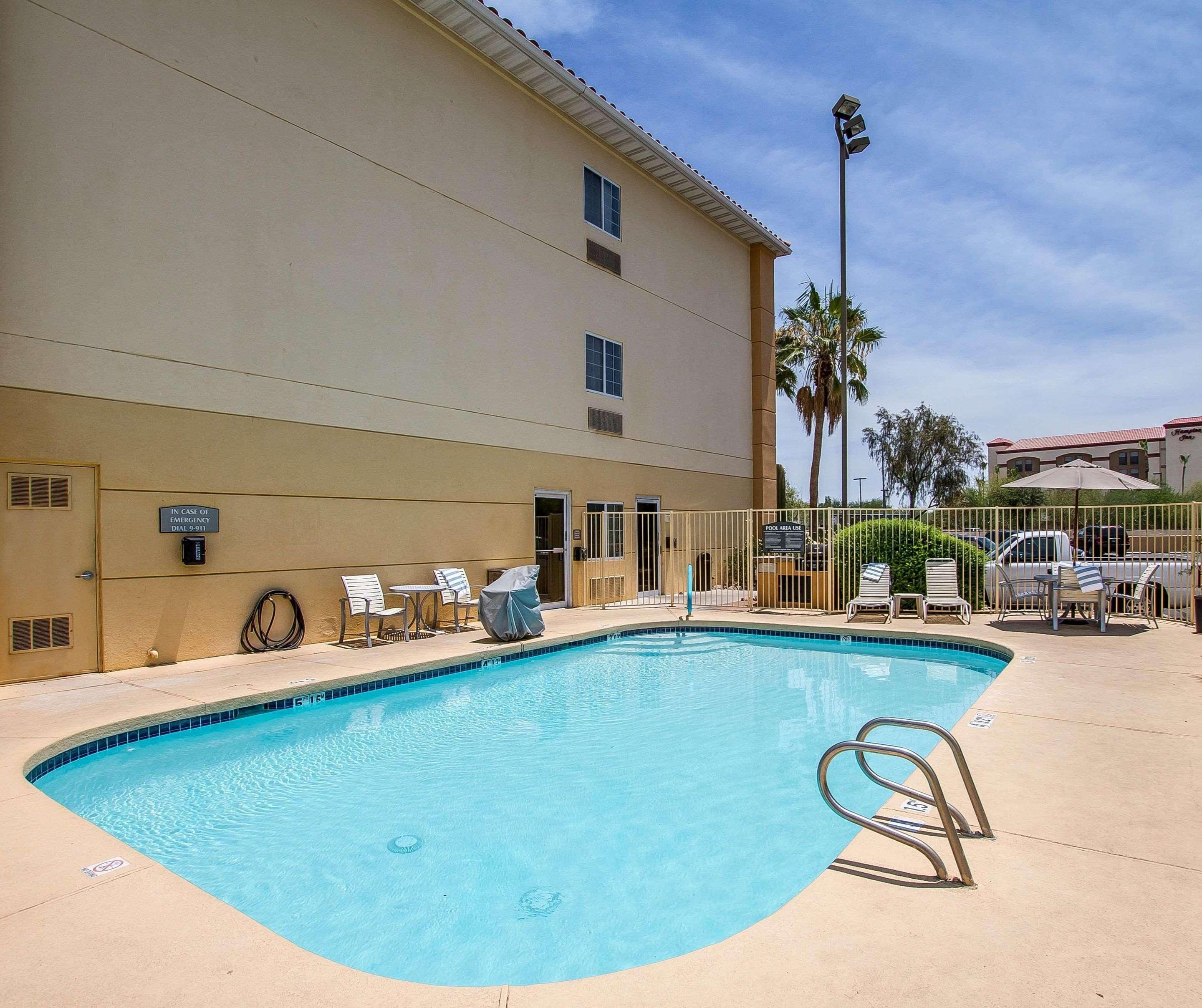 Comfort Suites Peoria Sports Complex Exterior foto