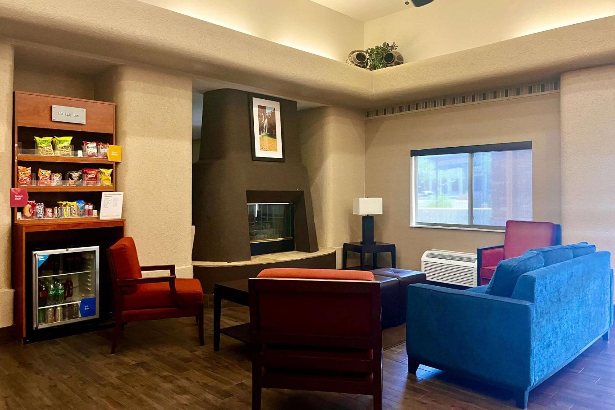 Comfort Suites Peoria Sports Complex Exterior foto